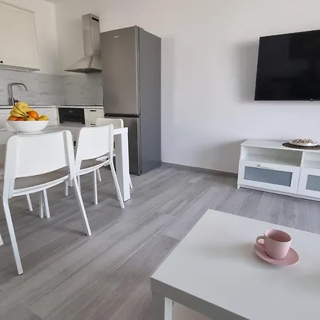 شقة Delight Šimuni